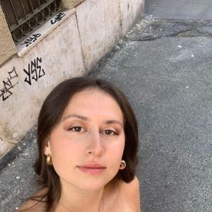 Meet your Posher, Elise